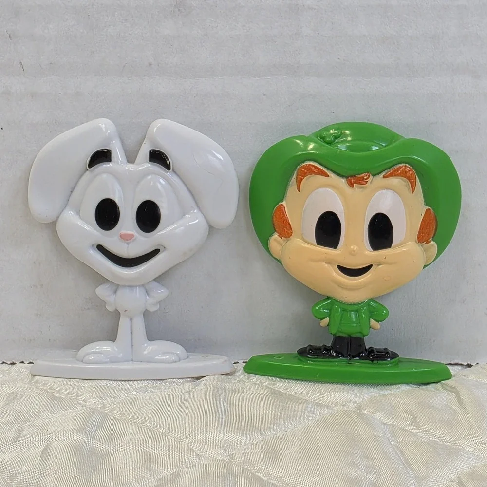 General Mills Lucky the Leprechaun Lucky Charms & Trix White Rabbit Cereal Squad